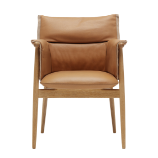 E005 Embrace Chair Armlehnstuhl